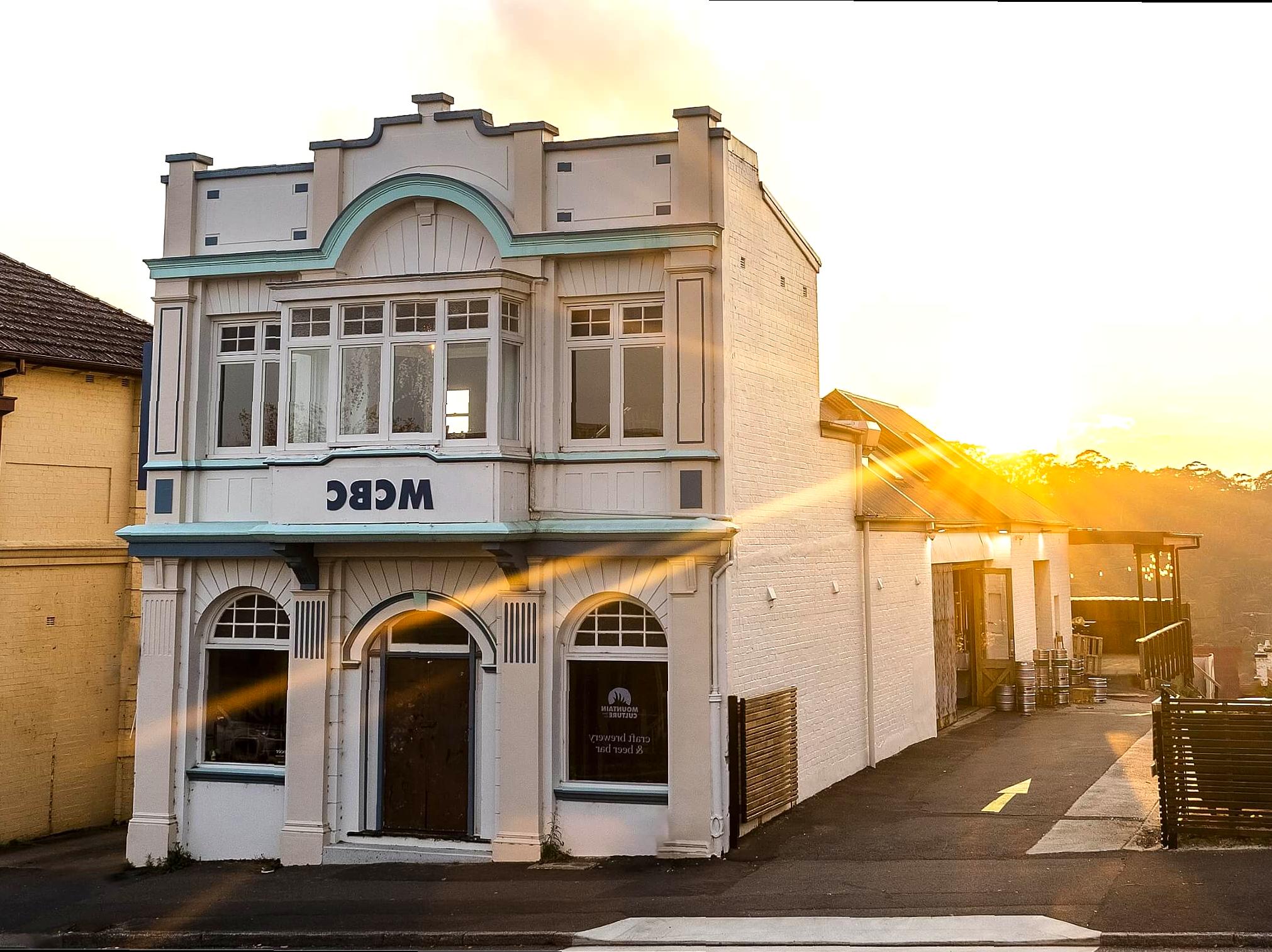 Brewery Visit in Katoomba: Discovering local brews with a brewery visit in Katoomba.