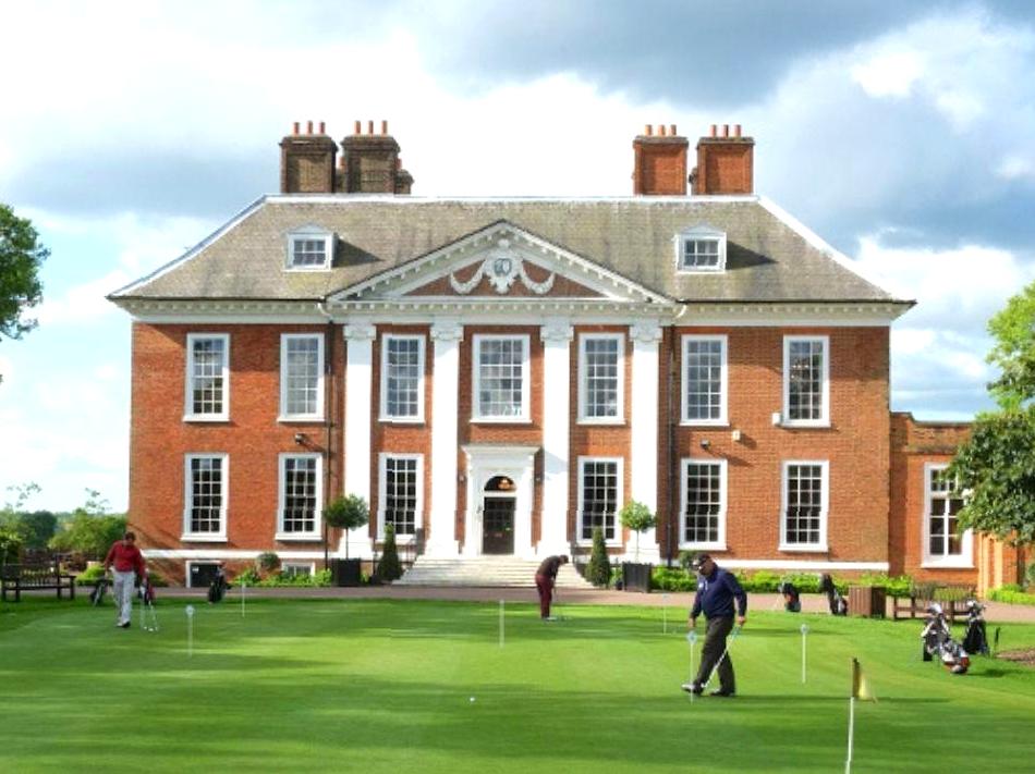 Play a Game of Golf at Blackheath Golf Club